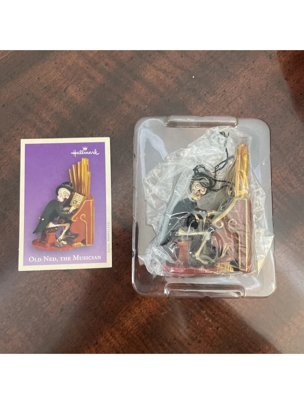Hallmark Ornament Old Ned The Musician 2004 Halloween Skeleton Playing Piano